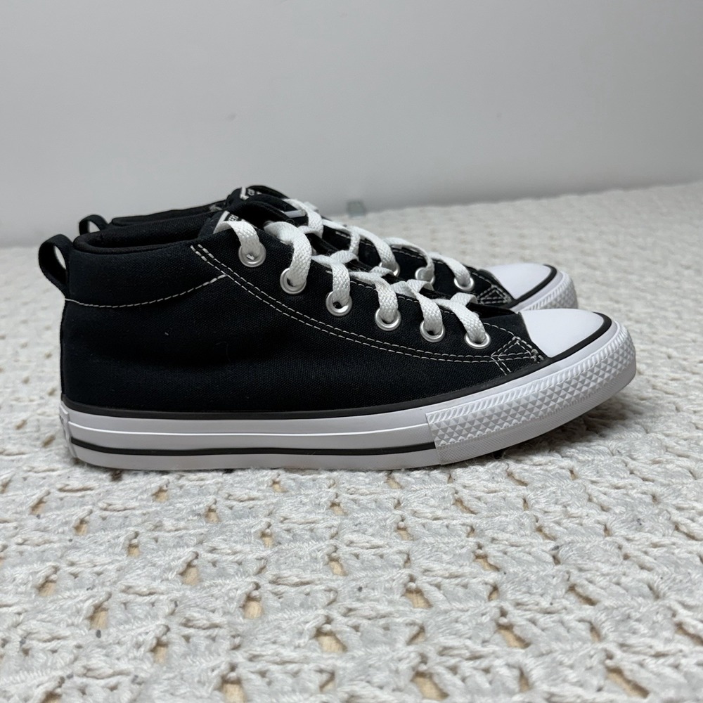 Converse Chuck Taylor All Star Malden Street Mid Youth 5.5 / Women 7.5 Black